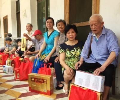 濃濃端午情 悠悠關(guān)愛心-仁和集團(tuán)2016年端午節(jié)前走訪慰問福利院