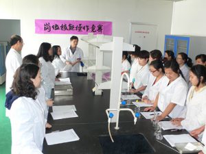 江西制藥工會(huì)舉行藥品檢驗(yàn)操作技能競(jìng)賽