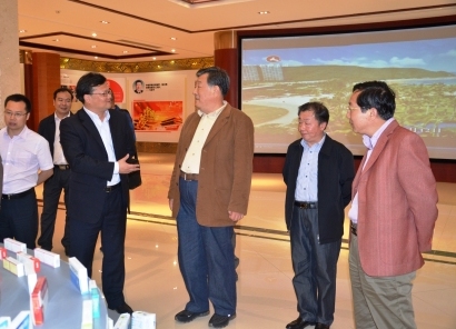 全國(guó)政協(xié)科教文衛(wèi)體委員會(huì)副主任陳曉光考察仁和集團(tuán) (1).jpg