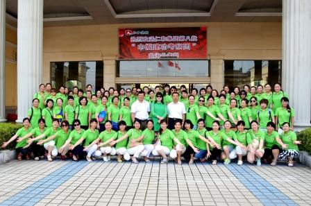 集團第八批“巾幗建功考察團”啟程出國考察 (1).jpg